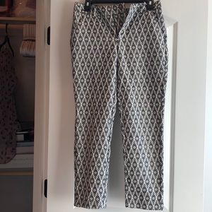 Black and white printed ankle pants